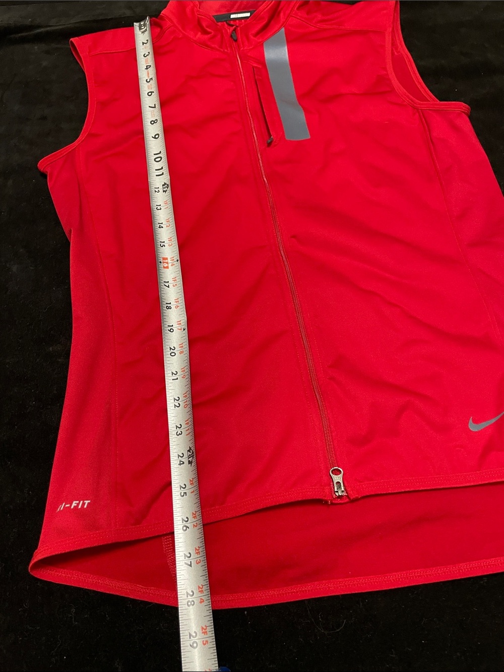 Women’s EUC VINTAGE OR PREVIOUS NIKE DRI-FIT Shield Running Vest Sz M - Picture 12 of 12